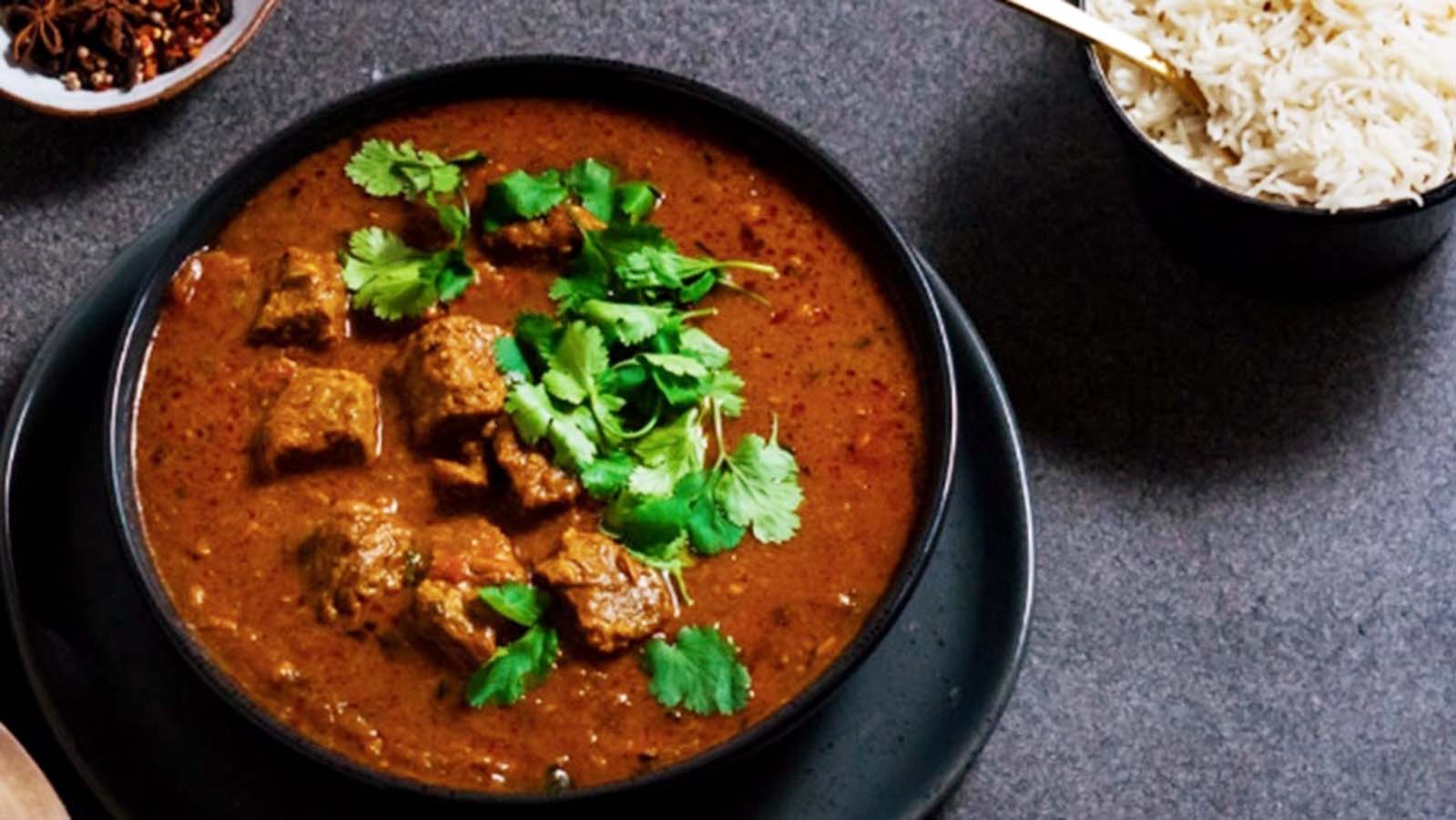 A rich, fiery hot and spicy Indian lamb vindaloo curry gravy stew.